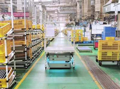 濱海新區本土企業自研機器人 為廠內智慧物流注入全新動力